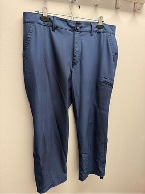 Eddie Bauer Women's Navy Cropped Hiking Pants